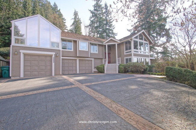 Photo - 2668 E Lake Sammamish Pkwy NE Casa