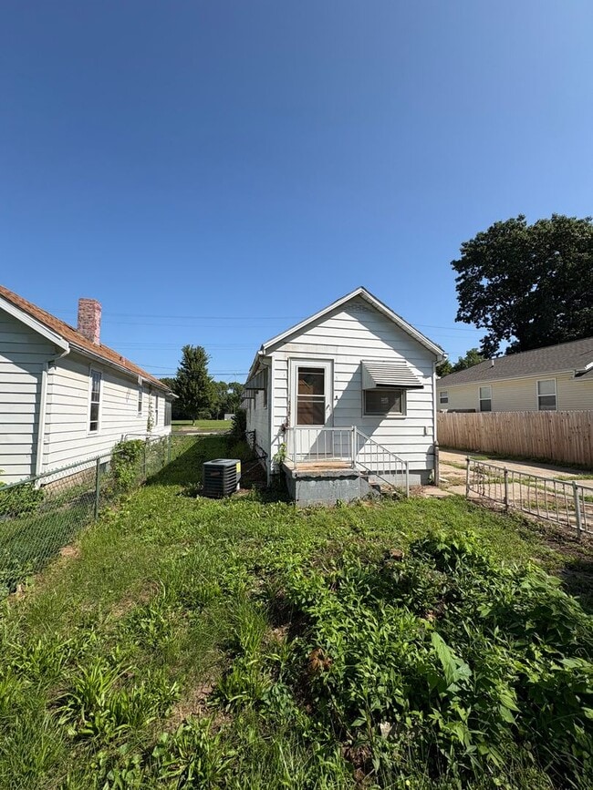 Photo - 612 E Gift Ave