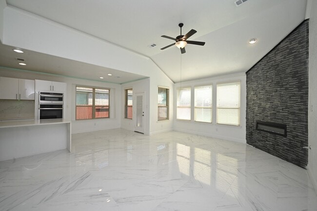 Photo - 10607 Pilkington Dr
