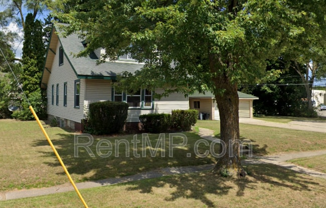 Photo - 703 E Chippewa St