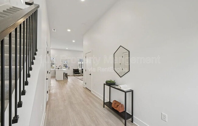 Photo - 92 E Innis Ave