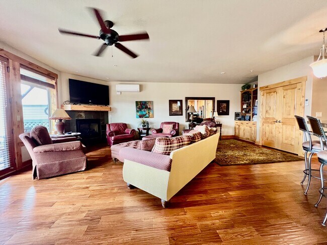 7175 U.S. 93 S Unit 206