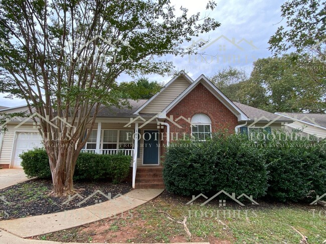 3-Bedroom Home with Garage, Patio, and Inc... - 3-Bedroom Home with Garage, Patio, and Inc...