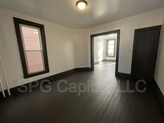 Photo - 659 W Philadelphia St