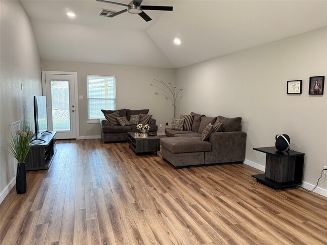 Photo - 1703 Windy Knoll Dr