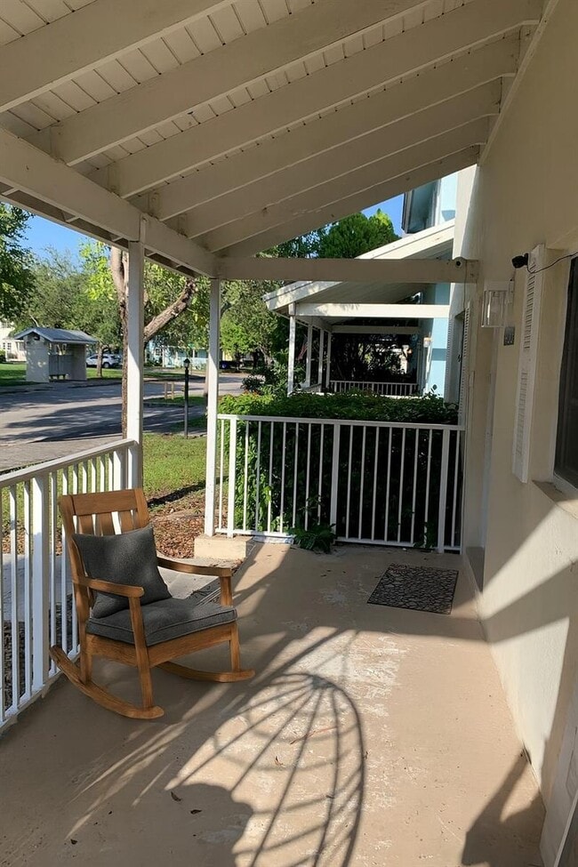 Photo - 400 NW 19th Terrace