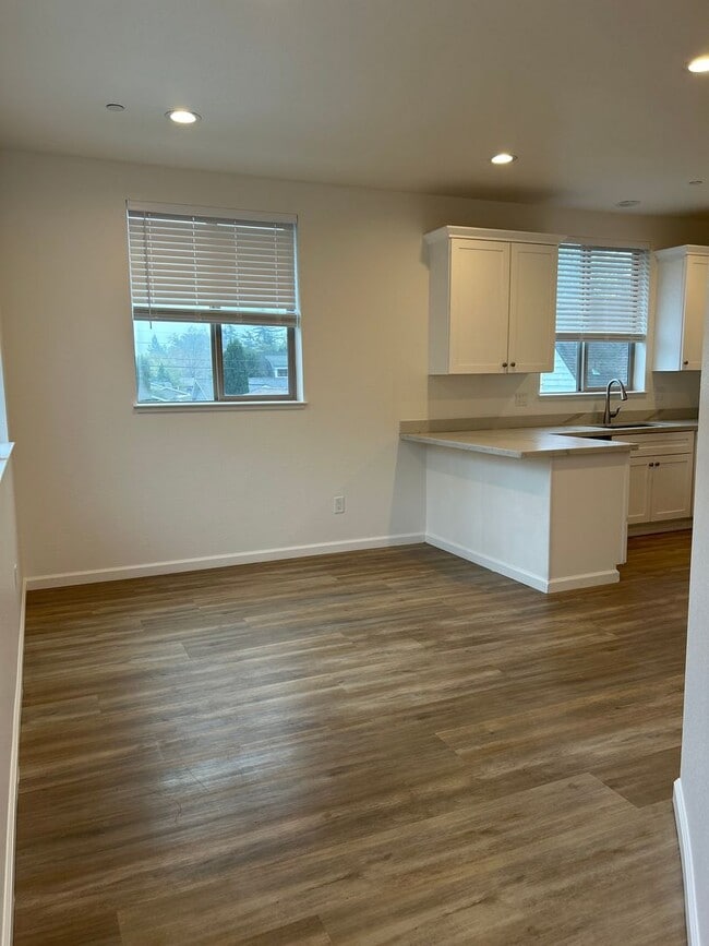 Photo - 1086-1086 Dutton Ave Unit 1082 Dutton Avenue