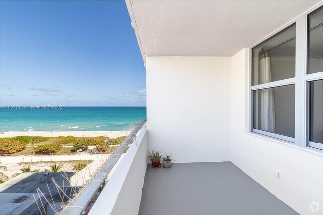 Building Photo - 9225 Collins Ave Unit 908 Rental