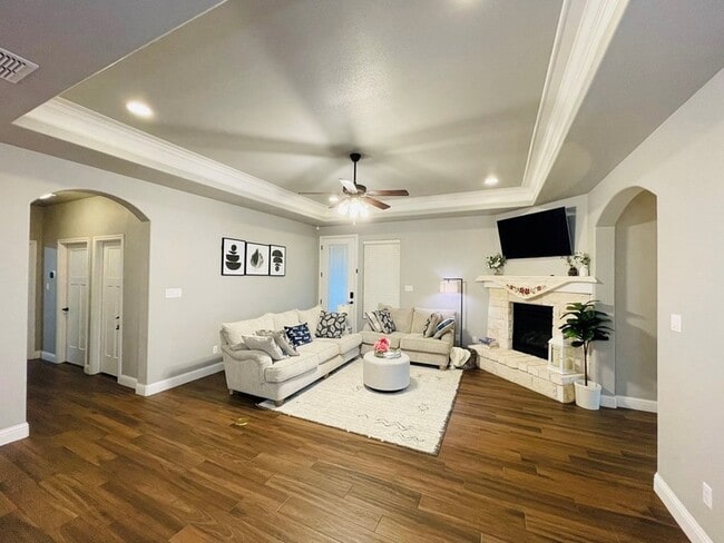 Photo - 14 Cornwall Dr