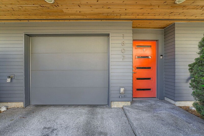 Photo - 1807 SW 96th Ln