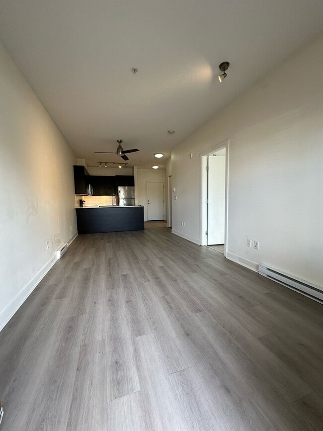 Photo - 20460 Douglas Cres