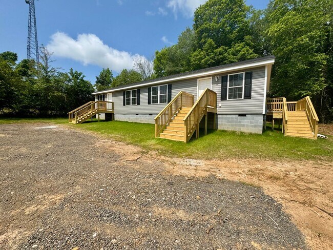 Photo - The Home You’ve Been Searching For! *Utili...