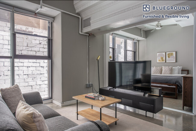 Photo - 354 S Spring St Unidad FL2-ID1205