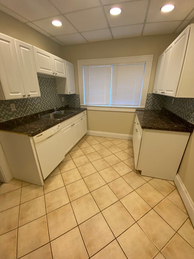 Photo - 1087 E 177th St