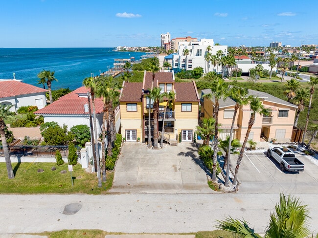 Photo - 208 W Saturn Ln Unit B