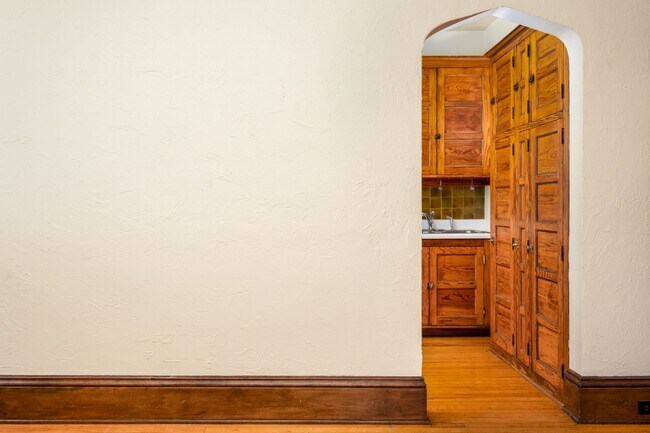 Photo - 809 Douglas Ave