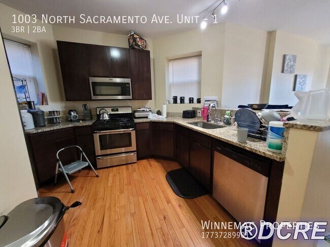 Photo - 1003 N Sacramento Ave Unidad 1