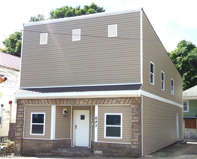 Building Photo - 643 Allegheny St Unit Front A
