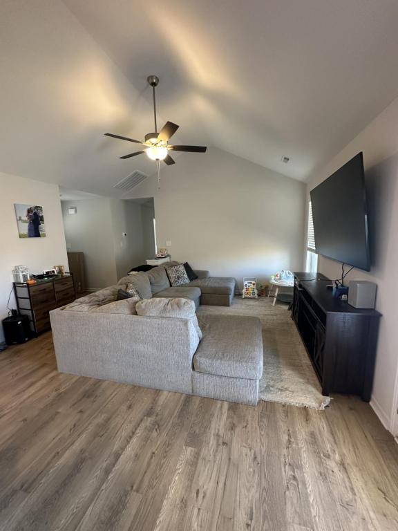 Photo - 278 Guard Ln