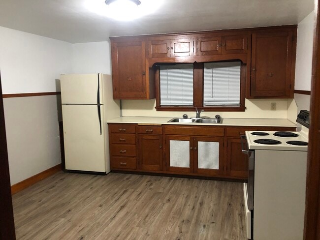 Building Photo - 323 W Wheeler Ave Unit #4