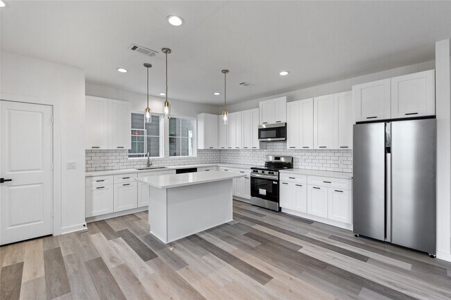 Photo - 2702 Winbern St