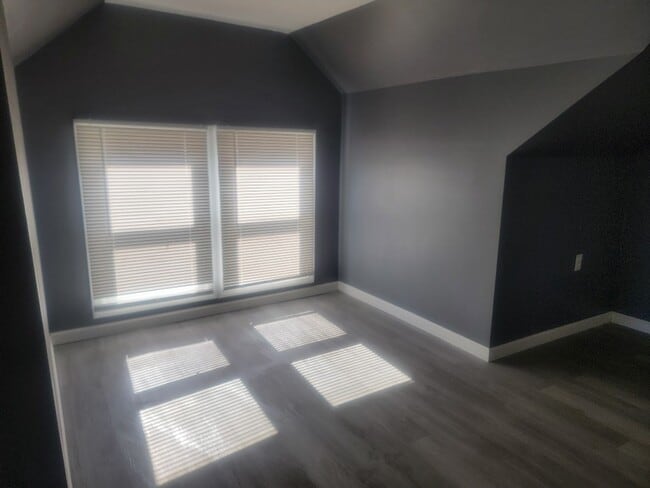 Photo - 129 Sergeant St