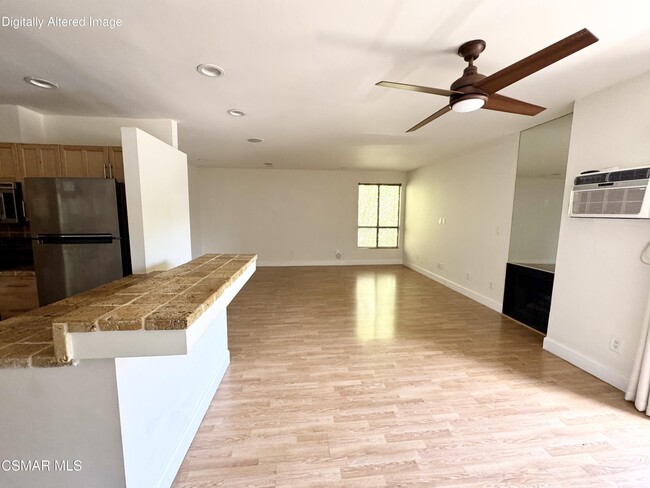 Photo - 4506 Saugus Ave
