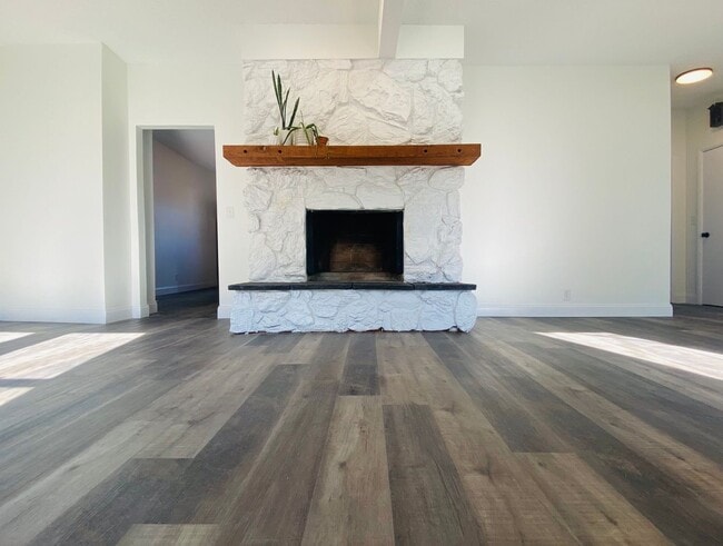 Photo - New Remodeled Downtown Home w/ detached carriage house, fenced back yard,