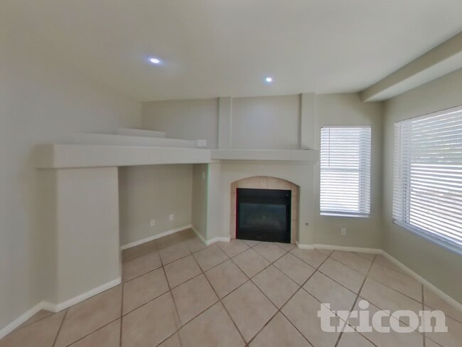 Photo - 697 Senator Ct