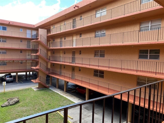 Building Photo - 1890 W 56th St Unit 1221