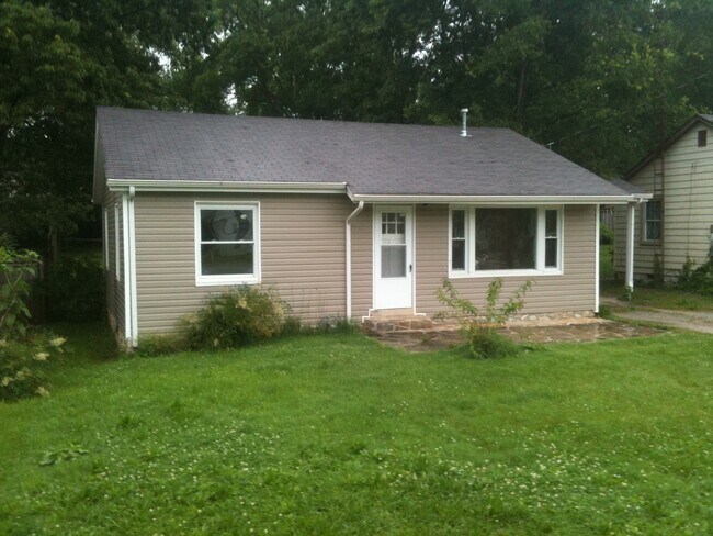 2 BEDROOM 1 BATH NEAR WKU AVAILABLE 6/1/24 - 2 BEDROOM 1 BATH NEAR WKU AVAILABLE 6/1/24 House