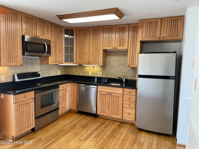 Photo - 133 SE 48th St Unit 3