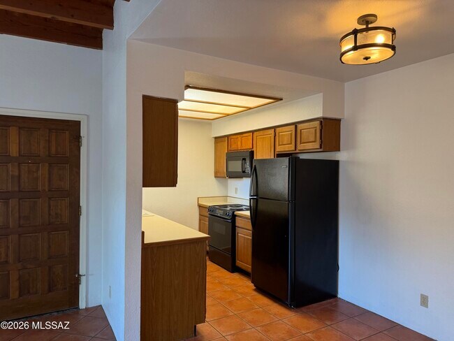 5750 N Camino Esplendora Unit 204