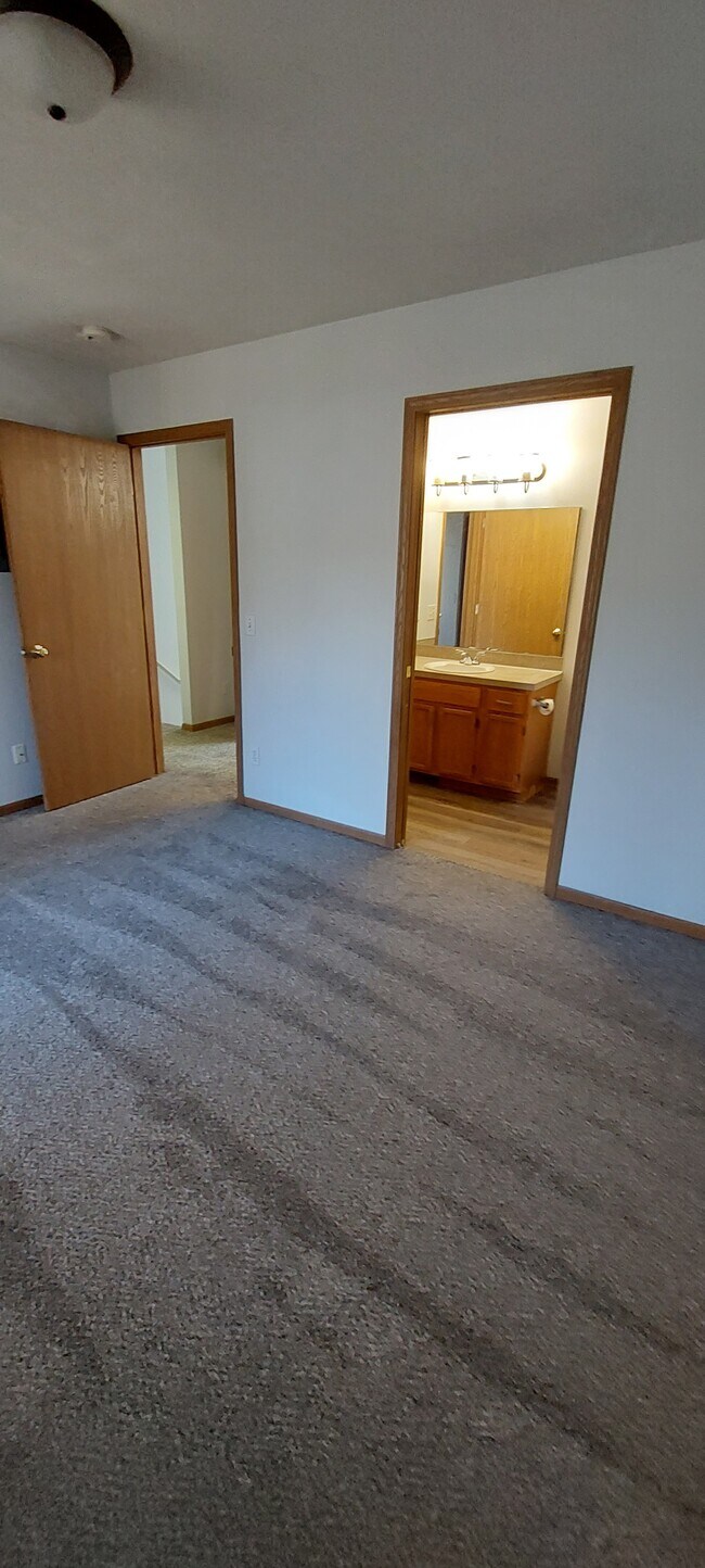 6558 Northland Dr NE Townhome For Rent in Rockford, MI