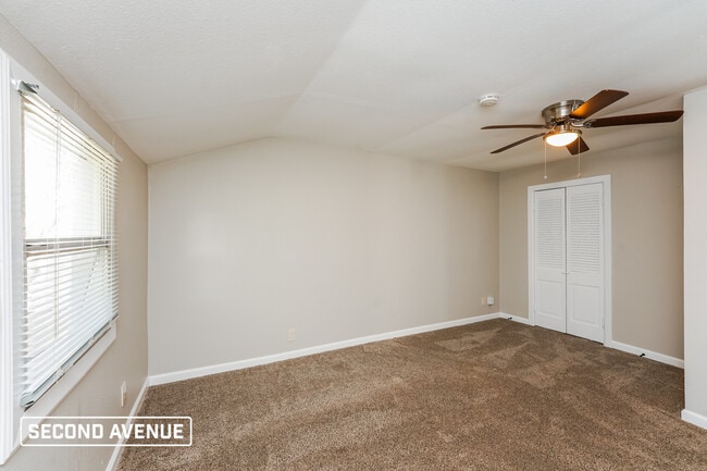 Photo - 1819 Barlow Ave