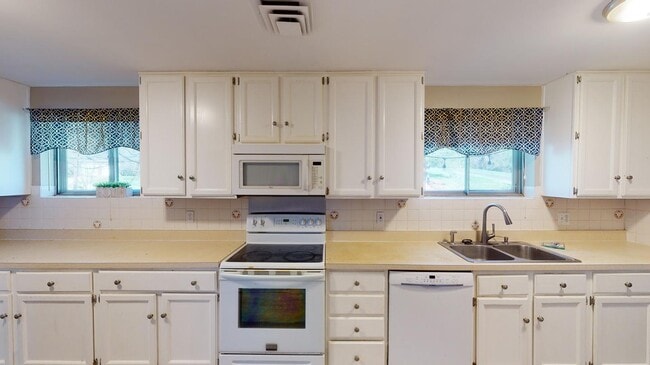 Photo - 5424 Old Temple Hill Rd