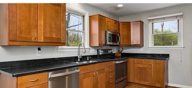 Photo - 7734 Forest Rd
