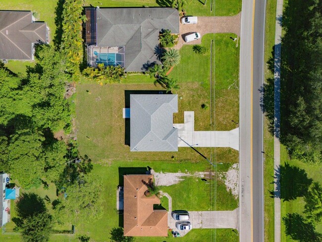 Photo - 574 NW Bayshore Blvd