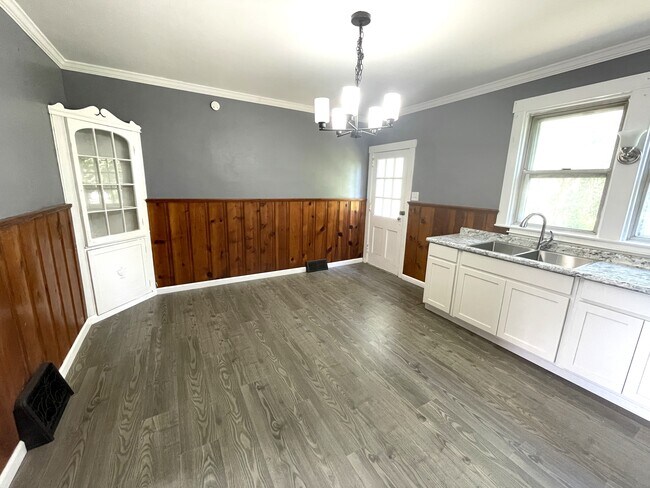 Photo - 1686 W 15th St