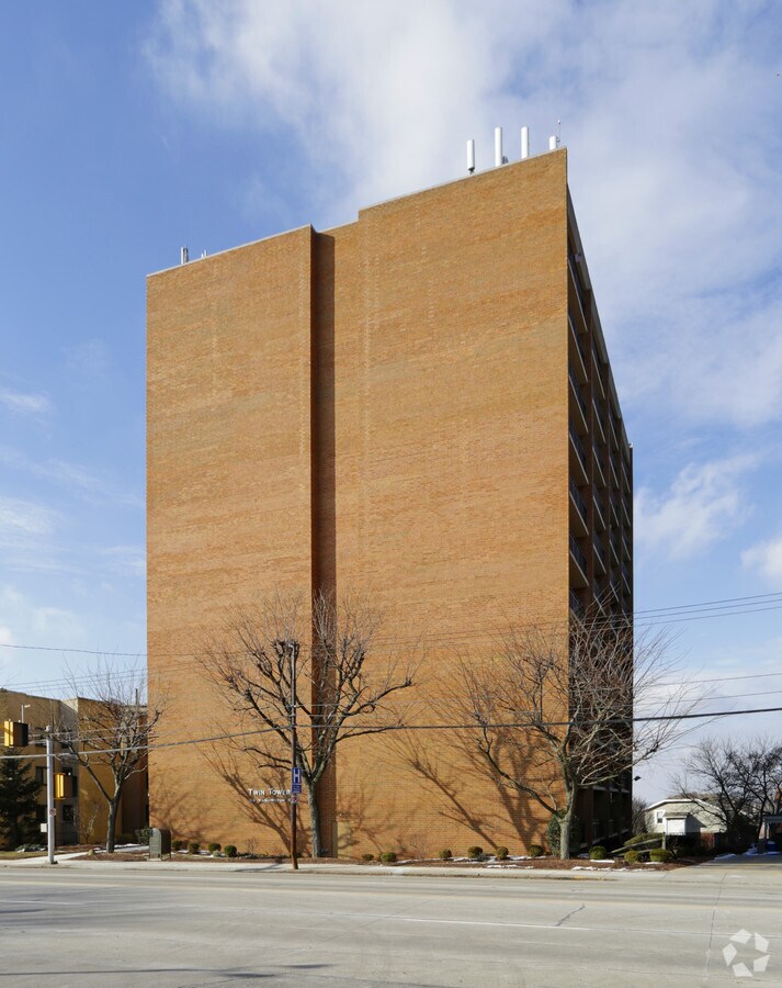 Photo - Twin Towers