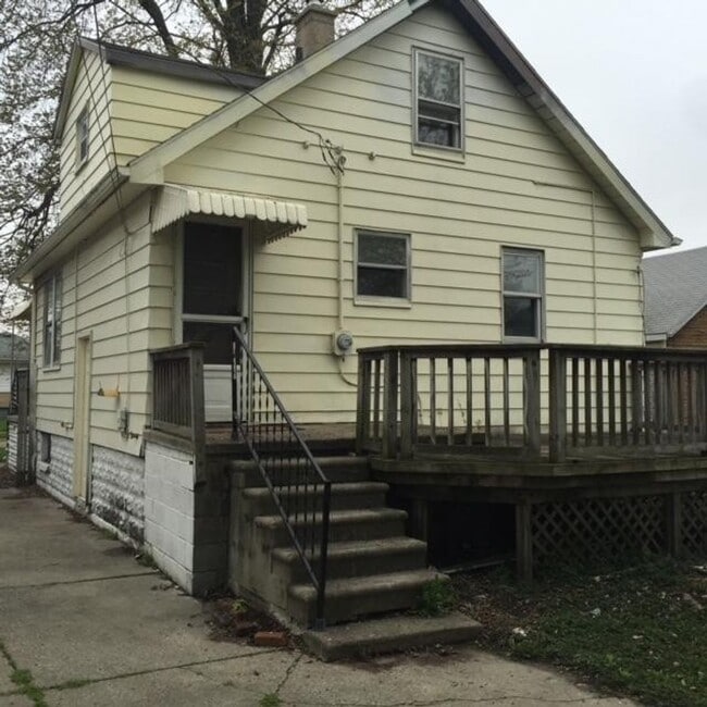Photo - 3 Bedroom 1 Bath home in Hazel Park