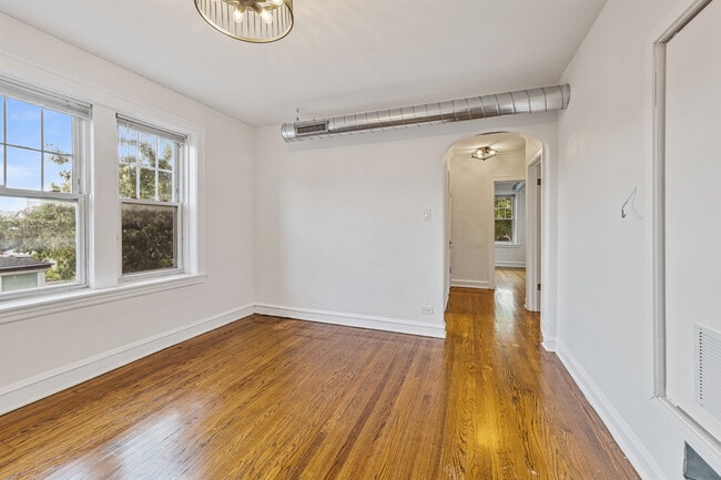 Photo - 3501 N Albany Ave Unit 2