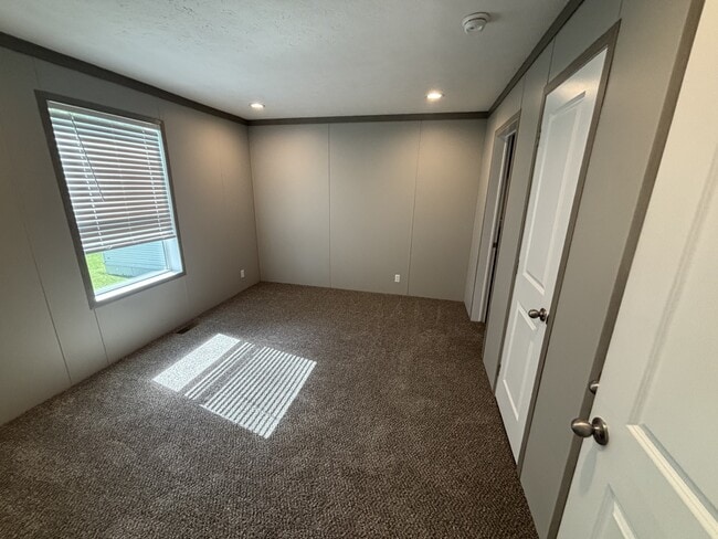 352 Stratford Ct