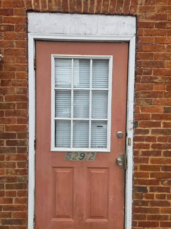 Building Photo - 529 N Centre St