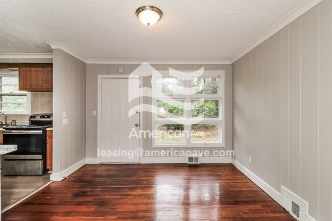 Photo - 2736 N Beltline Blvd