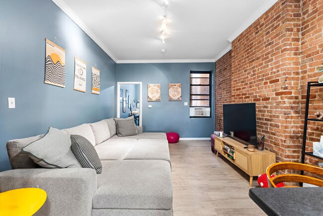 Photo - 263 1st St Unit 2R