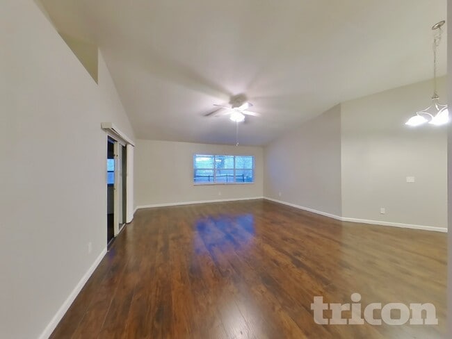 Photo - 4716 Hunts Ct