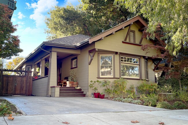 Well-Appointed Naglee Park Historic Home - Well-Appointed Naglee Park Historic Home