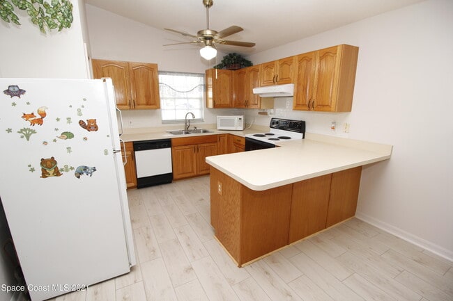 Photo - 1905 Myrtle Ct NE