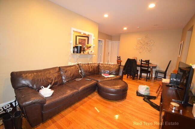 Photo - 72 Egmont St Unit 1